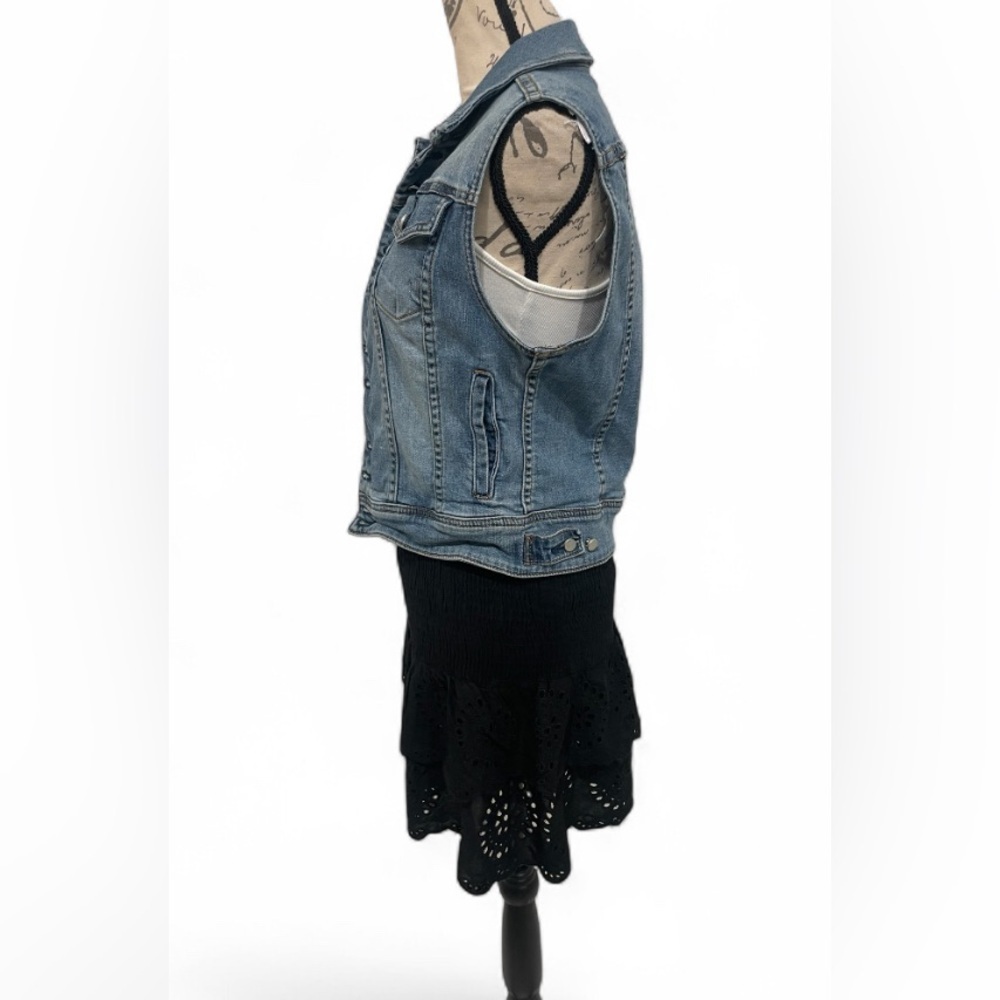 Chelsea & Violet Light Wash Denim Vest Small EUC - Picture 5 of 6